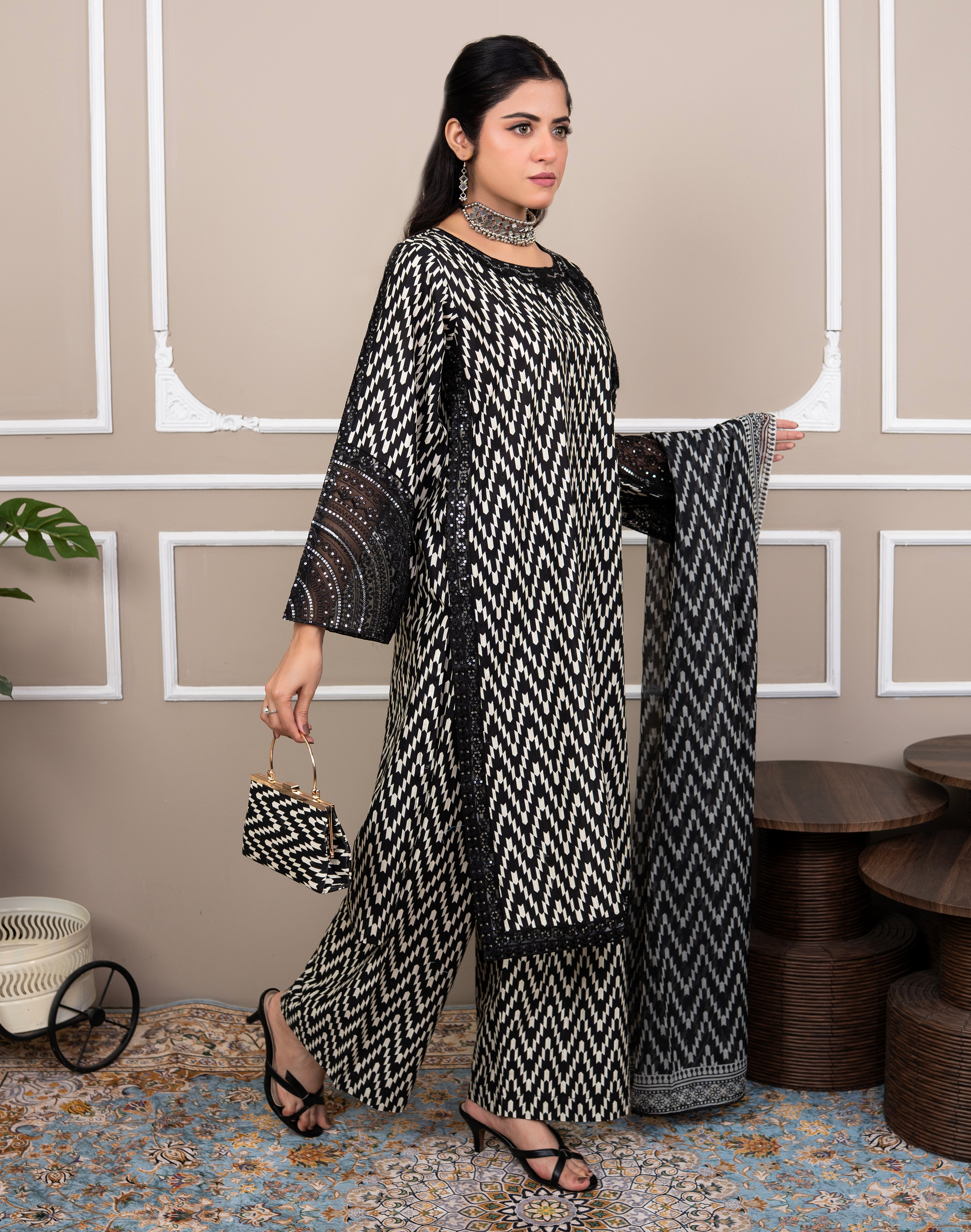 Noir Ivory - Grace Stitch 
